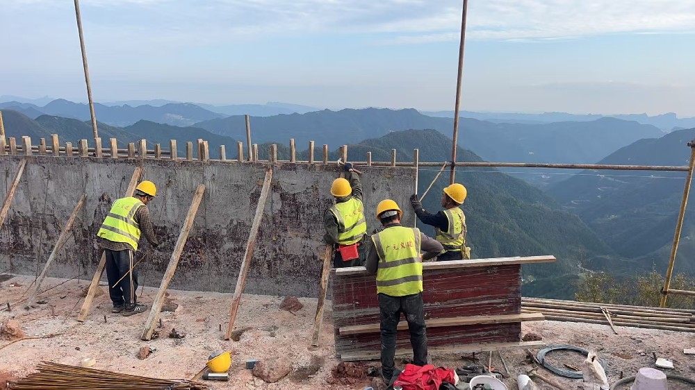 筑路修橋后，群山闊然時(shí) ——?jiǎng)﹂w縣下寺至利州區(qū)月壩公路項(xiàng)目（三個(gè)石至硝洞埡段）高質(zhì)量建設(shè)側(cè)記